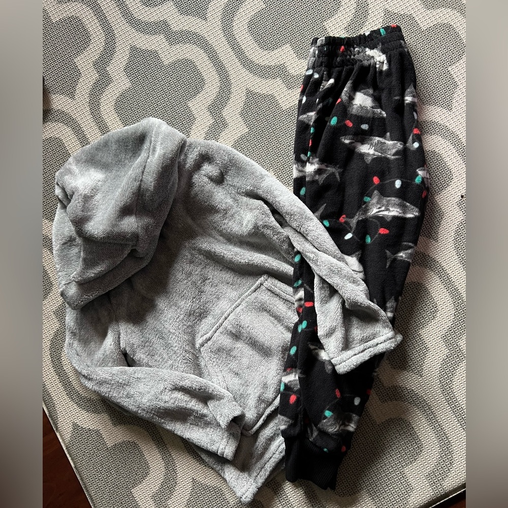 5/$25 shark Christmas pajama set